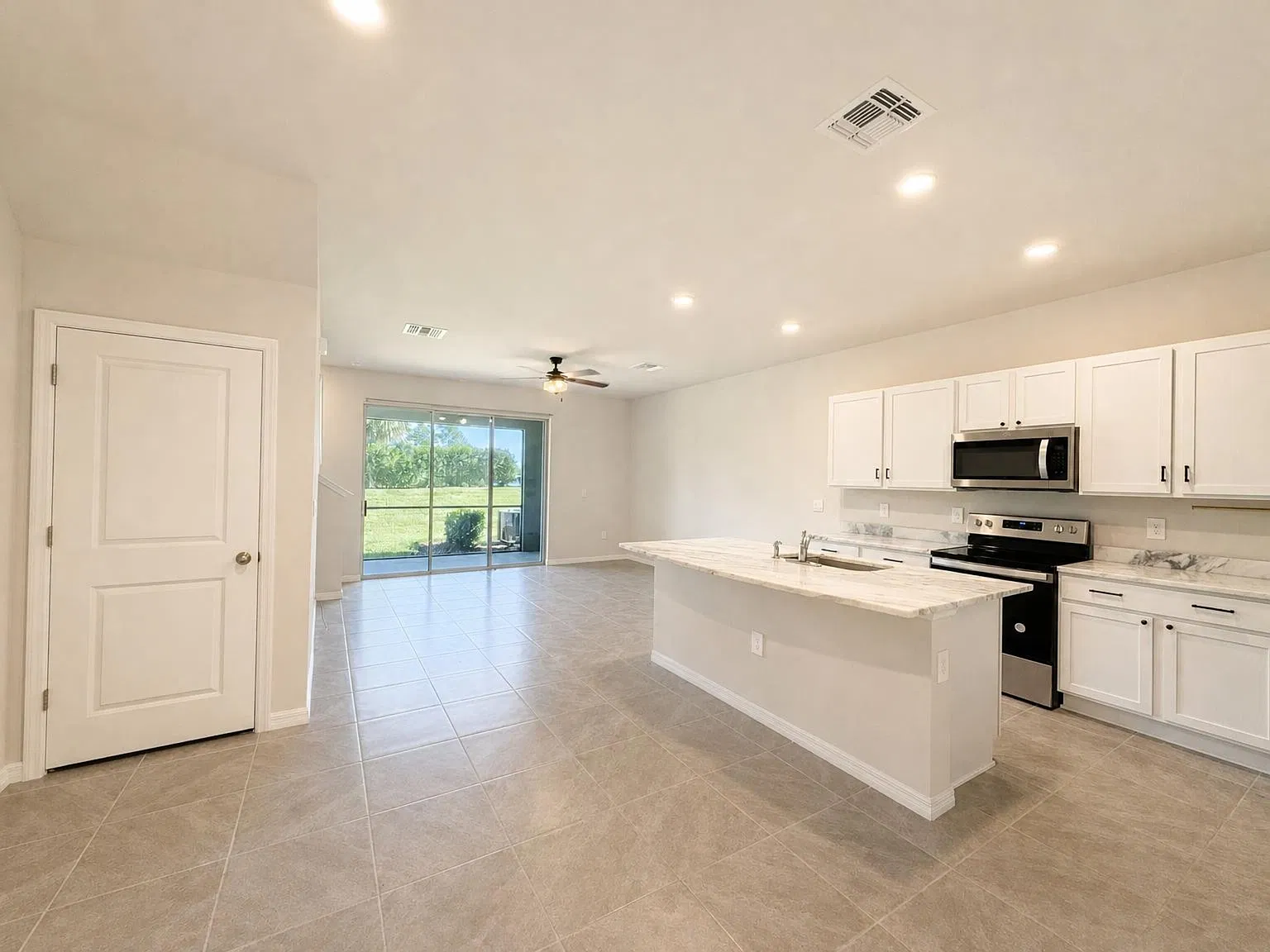 17688 Crescent Moon Loop - 1 — Photo 2