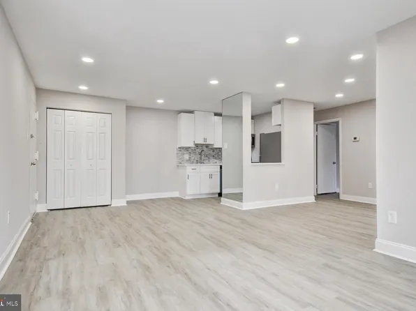 2207 Greenery Ln APT 104-8, Silver Spring, MD 20906