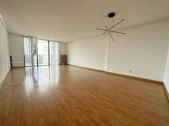 3rd image of 18151 NE 31st Ct APT 2010