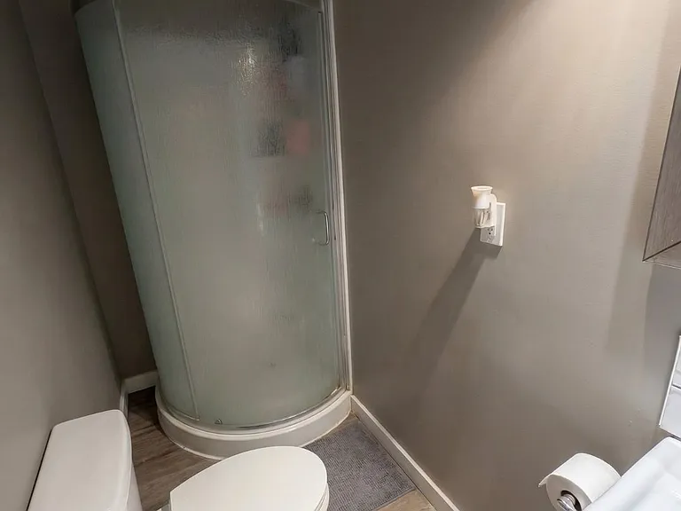 535 McLeod St #2 — Photo 9