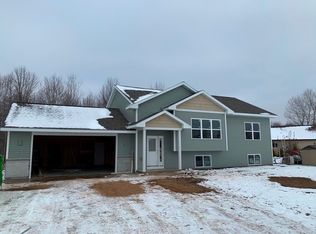 822 Pinedale Ln, Kronenwetter, WI 54455