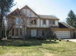 37033 Fox Gln, Farmington Hills, MI 48331