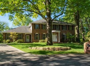 2446 E Michelle Pl, Springfield, MO 65804