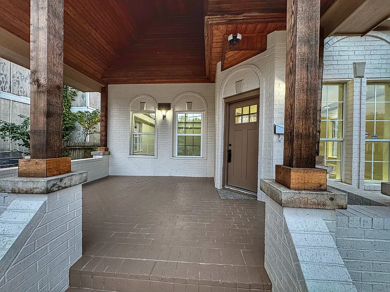 1529 N McKinley Ave #A — Photo 3