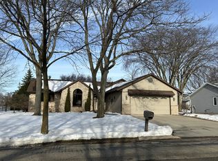 1500 Geneva Rd, Menasha, WI 54952