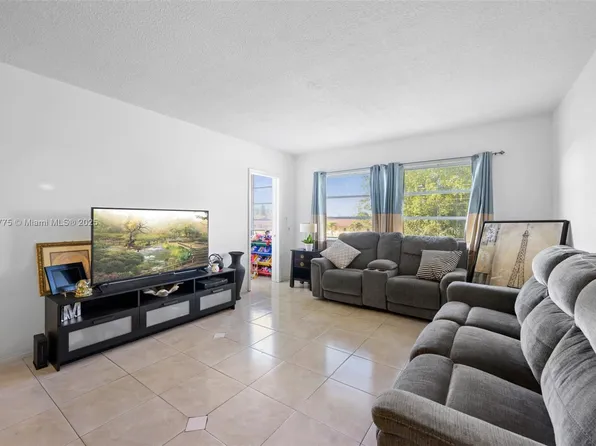 2950 NE 201st Ter APT E323, Aventura, FL 33180