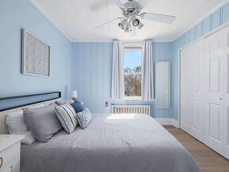 4 Vaughan Ave — Photo 15