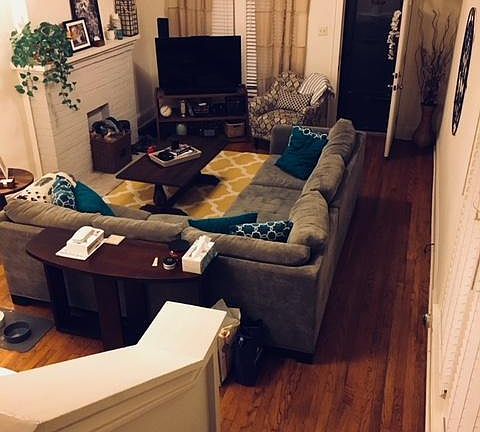 3rd image of 2852 Indianola Ave