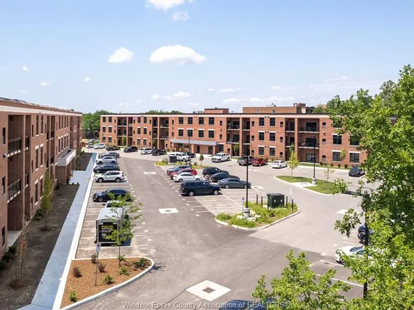 3180 Meadowbrook Ln, Windsor, ON