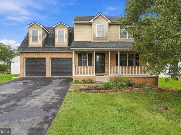 106 Gemstone Dr, Martinsburg, WV 25401