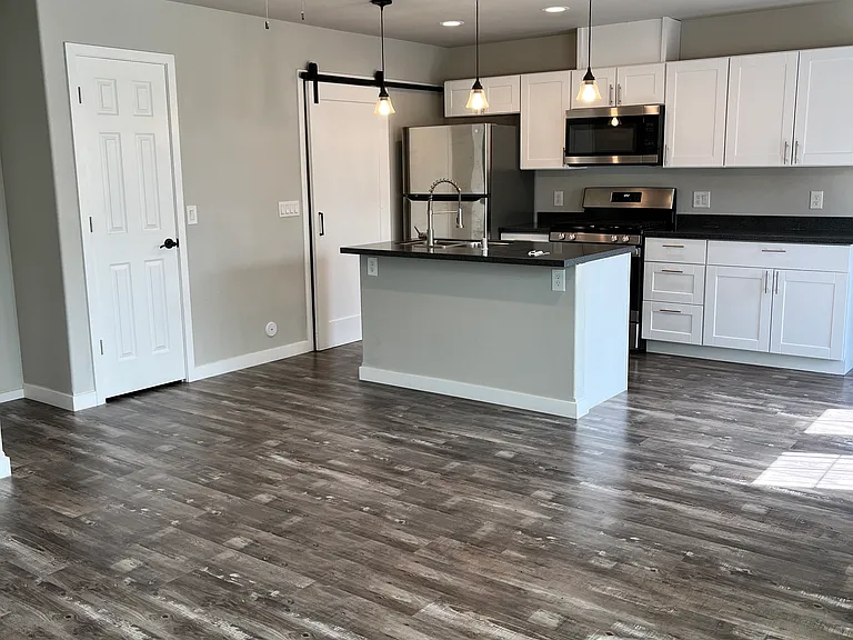 471 W Redoubt Ave #B — Photo 5
