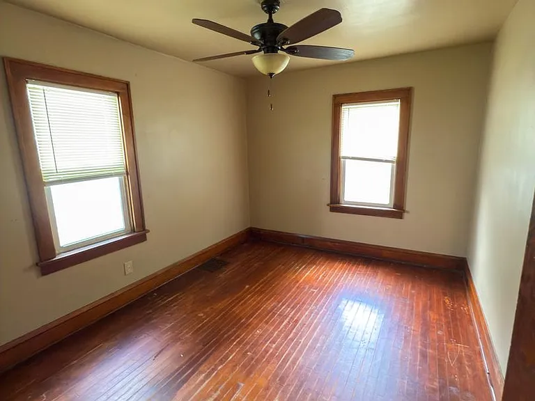 2614 Dupont Ave N — Photo 18