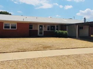 704 E Hayes Ave, Morton, TX 79346