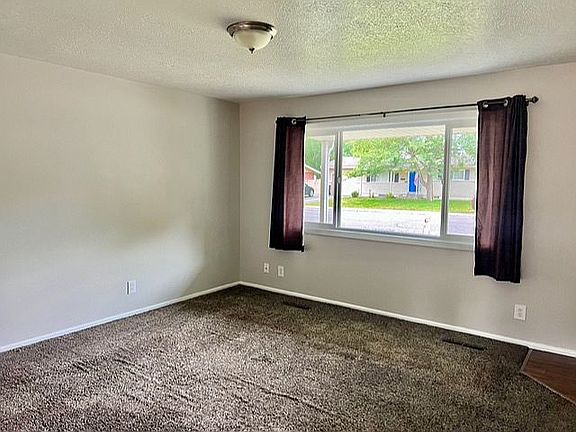 3rd image of 700 Davidson Dr