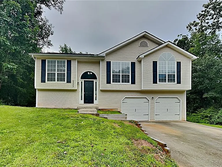 5333 Highpoint Rd — Photo 1