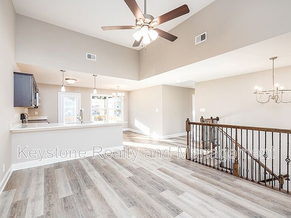4th image of 808 Lillian Grace Dr