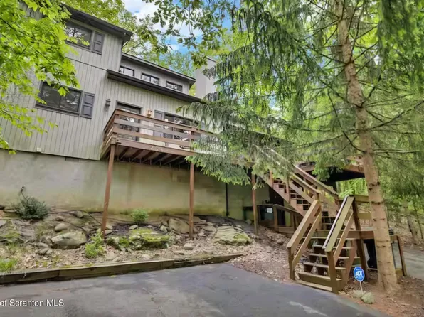 259 Sandlewood Dr, East Stroudsburg, PA 18301