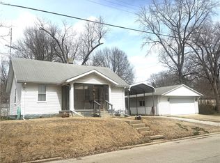 912 E Riverside Ave, Decatur, IL 62521