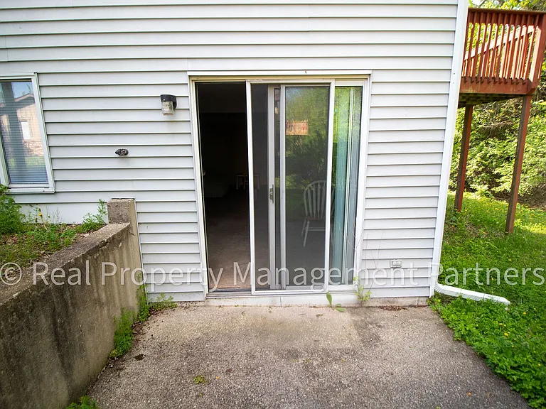 4745 Circle Shore Dr SE — Photo 10
