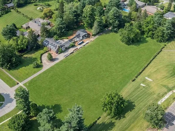 1717 Clays Spring Ln, Lexington, KY 40502