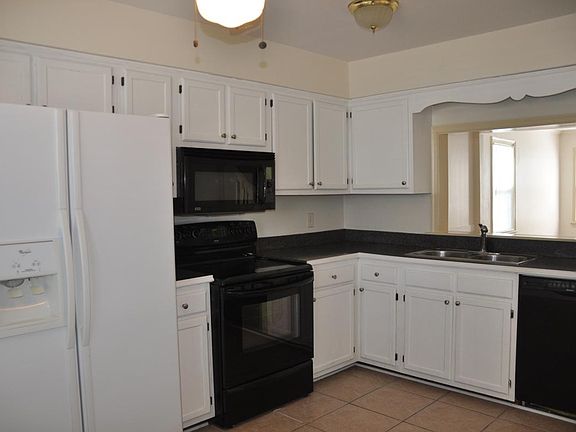 4th image of 4611 Marlwood Way