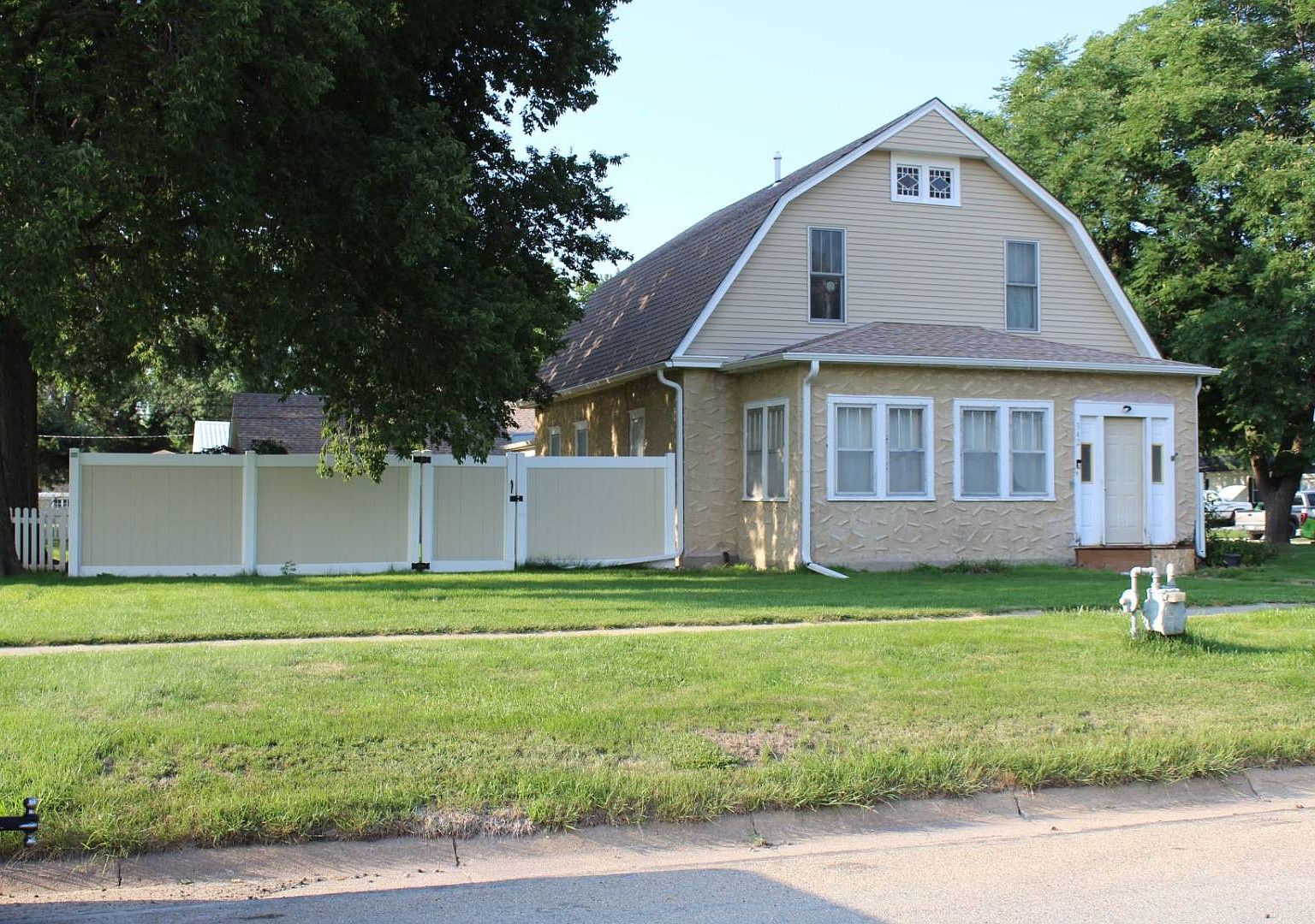 342 E 3rd St, Ainsworth, NE 69210 Zillow