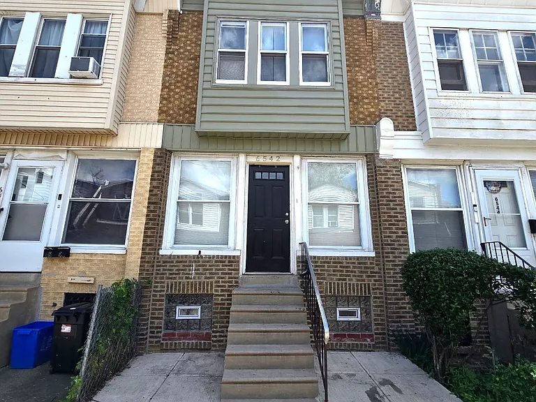 6542 Regent St — Photo 1