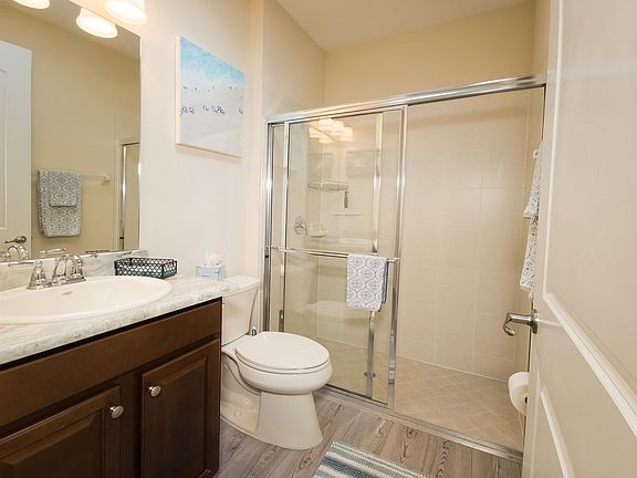 3rd image of 24 Southlake Dr