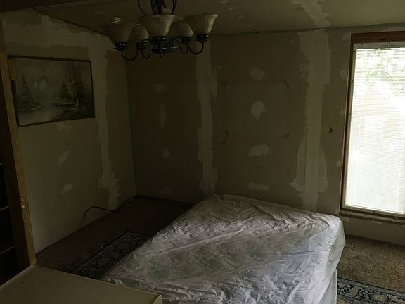 one bedroom in main cabin