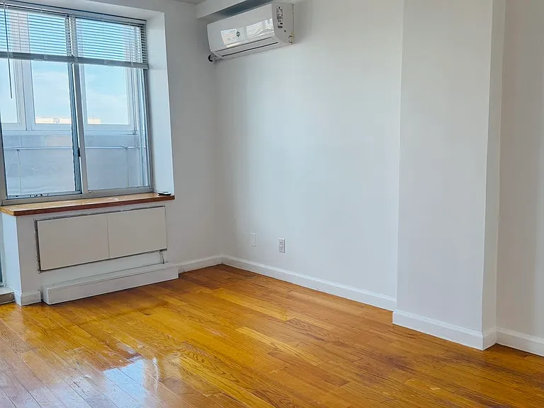 43-17 Union St #7C — Photo 7