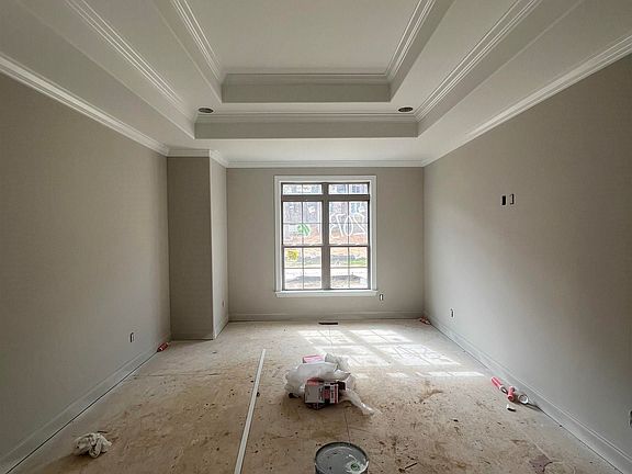 4th image of 2073 Grey Oaks Ct