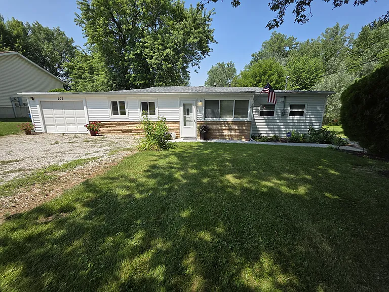 207 Taylor Rd — Photo 5