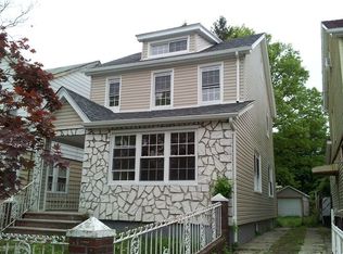24029 Edgewood St, Rosedale, NY 11422