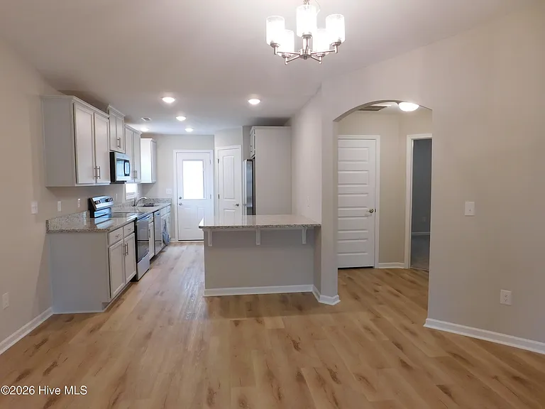 710 N B St — Photo 9