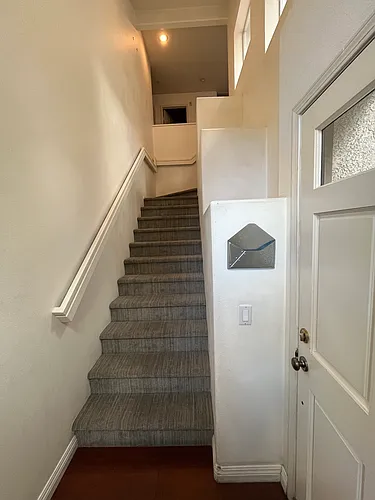161 California Ct Photo 1