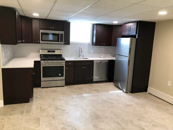 24 Dinallo St, South Hackensack, NJ 07606