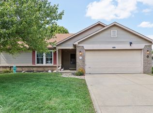 215 Pineview Dr, Mooresville, IN