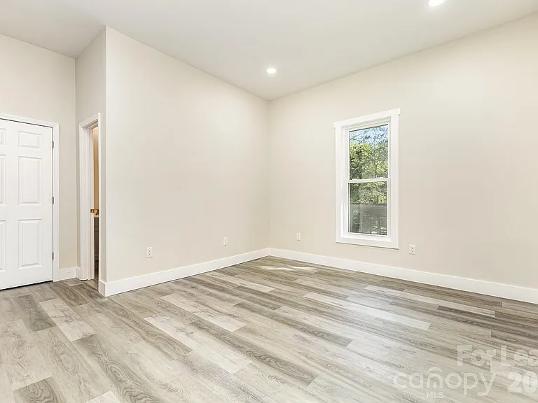1205 S Lafayette St — Photo 12