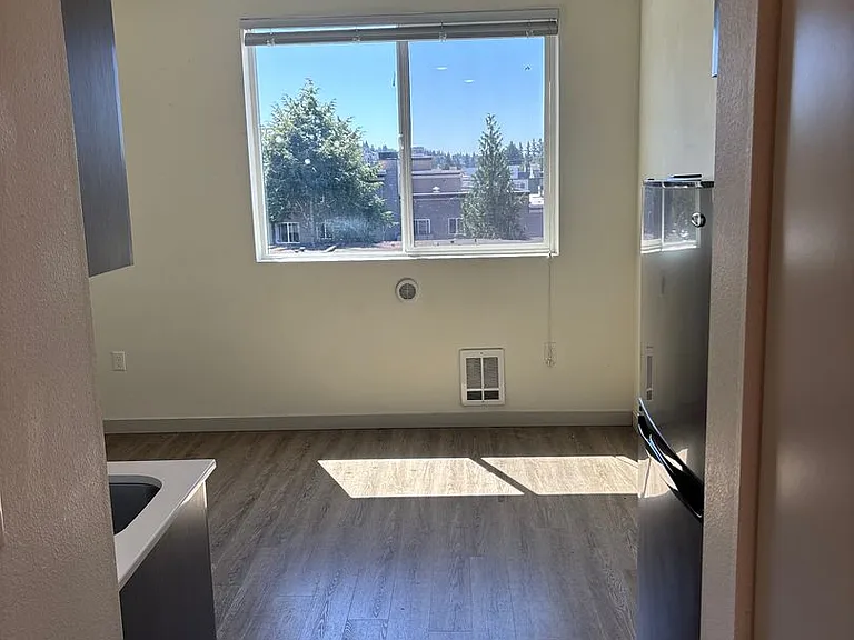 4801 Fauntleroy Apartments — Photo 69