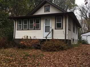 2048 107th St W, Bloomington, MN 55431