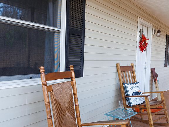 2nd image of 1190 Walnut Ave