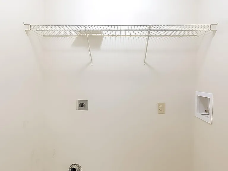 Forest Creek Apartments — Photo 34
