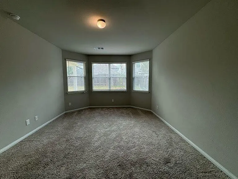 2218 Angie Kaye Dr — Photo 17