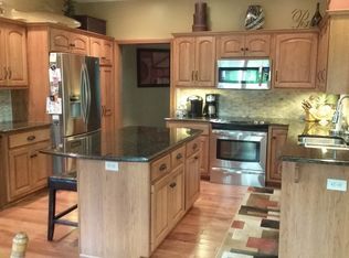 933 Miller Dr, Quincy, MI 49082
