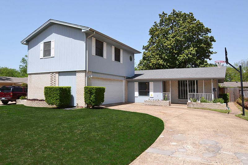 1st image of 920 Wisteria Way