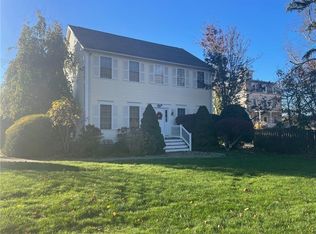 1 Cobblestone Ln, Westerly, RI 02891