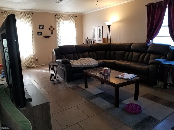 1105 Dexter 1