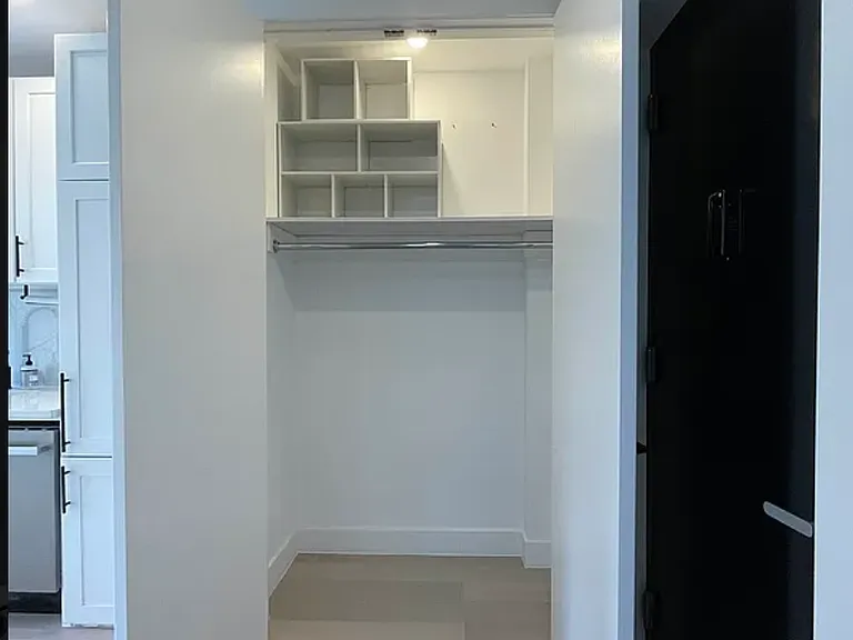 239 E 33rd St #3C — Photo 6