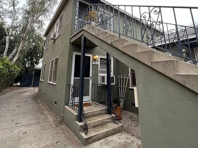 420 N Ave 66 — Photo 4