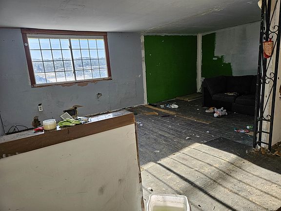 5th image of 409 Sullivan Street